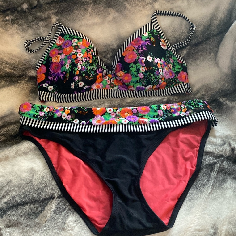 Beautiful Underwire Adjustable Top Lined Swimsuit… - image 1